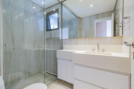 Apartamento para alugar com 100m², 2 quartos e 2 vagas Apartamento para alugar com 100m², 2 quartos e 2 vagasBanheiro da Suíte 1