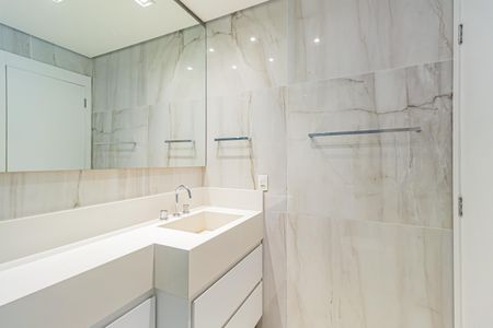 Apartamento para alugar com 100m², 2 quartos e 2 vagas Apartamento para alugar com 100m², 2 quartos e 2 vagasBanheiro da Suíte 1
