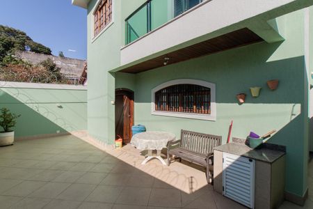 Casa à venda com 250m², 3 quartos e 2 vagas Casa à venda com 250m², 3 quartos e 2 vagasQuintal