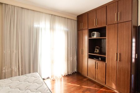 Casa à venda com 250m², 3 quartos e 2 vagas Casa à venda com 250m², 3 quartos e 2 vagasSuíte 3