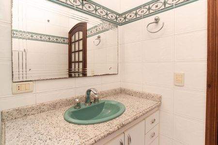 Casa à venda com 250m², 3 quartos e 2 vagas Casa à venda com 250m², 3 quartos e 2 vagasBanheiro da Suíte 2