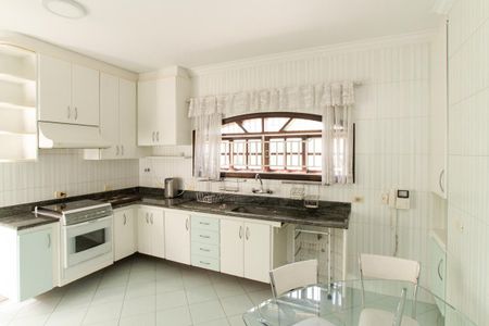Casa à venda com 250m², 3 quartos e 2 vagas Casa à venda com 250m², 3 quartos e 2 vagasCozinha