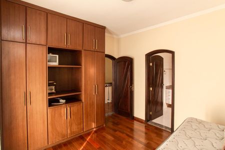 Casa à venda com 250m², 3 quartos e 2 vagas Casa à venda com 250m², 3 quartos e 2 vagasSuíte 3