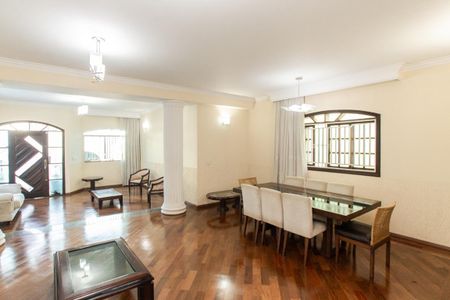 Sala de casa para alugar com 3 quartos, 250m² em Jardim Virginia Bianca, São Paulo