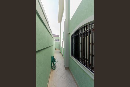 Casa à venda com 250m², 3 quartos e 2 vagas Casa à venda com 250m², 3 quartos e 2 vagasCorredor