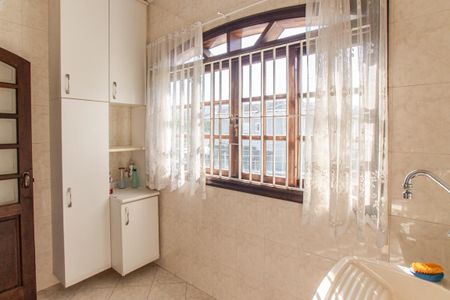 Casa à venda com 250m², 3 quartos e 2 vagas Casa à venda com 250m², 3 quartos e 2 vagasÁrea de Serviço