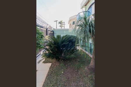 Casa à venda com 250m², 3 quartos e 2 vagas Casa à venda com 250m², 3 quartos e 2 vagasGaragem