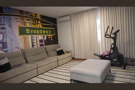 Sala TV de casa de condomínio à venda com 4 quartos, 485m² em Residencial Tambore Iii, Santana de Parnaíba