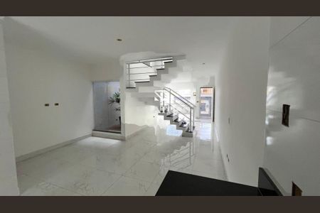 Casa à venda com 3 quartos, 120m² em Vila Canero, São Paulo