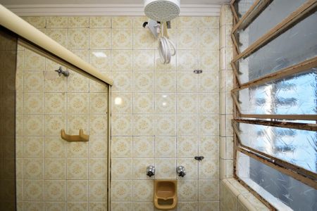 banheiro de apartamento para alugar com 1 quarto, 45m² em Pinheiros, São Paulo