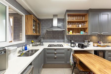 Apartamento para alugar com 149m², 3 quartos e 2 vagas Apartamento para alugar com 149m², 3 quartos e 2 vagasCozinha