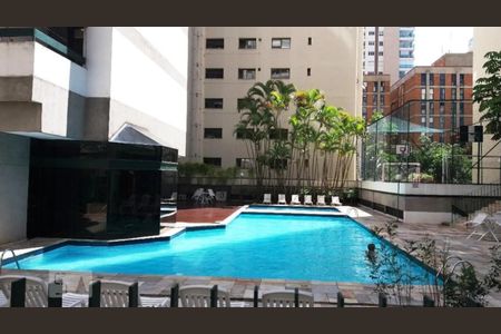 Apartamento para alugar com 149m², 3 quartos e 2 vagas Apartamento para alugar com 149m², 3 quartos e 2 vagasÁrea comum - Piscina