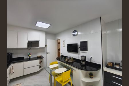 Casa de condomínio à venda com 360m², 5 quartos e 5 vagas