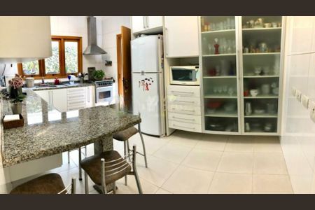 Casa para alugar com 3 quartos, 200m² em Jardim Lar Sao Paulo, São Paulo