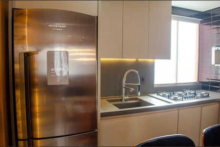 Cozinha de apartamento para alugar com 2 quartos, 55m² em Jardim Goiás, Goiânia