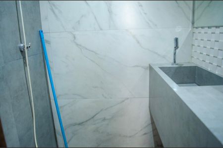 Apartamento para alugar com 55m², 2 quartos e sem vaga Apartamento para alugar com 55m², 2 quartos e sem vagaBanheiro da Suíte