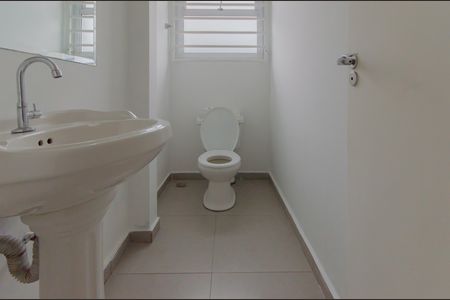 Casa à venda com 420m², 5 quartos e 3 vagas Casa à venda com 420m², 5 quartos e 3 vagasLavabo