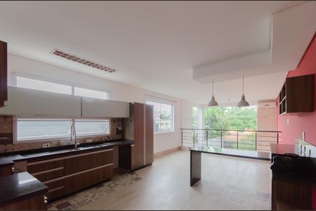 Casa à venda com 420m², 5 quartos e 3 vagas Casa à venda com 420m², 5 quartos e 3 vagasCozinha