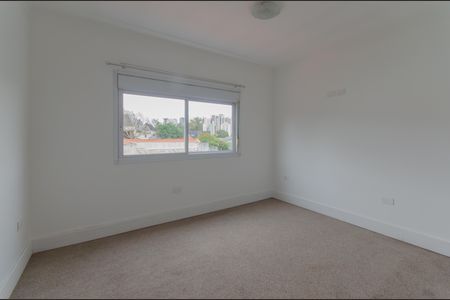 Casa à venda com 420m², 5 quartos e 3 vagas Casa à venda com 420m², 5 quartos e 3 vagasQuarto 4