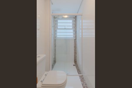 Casa à venda com 420m², 5 quartos e 3 vagas Casa à venda com 420m², 5 quartos e 3 vagasBanheiro de serviço