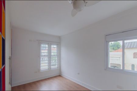 Casa à venda com 420m², 5 quartos e 3 vagas Casa à venda com 420m², 5 quartos e 3 vagasQuarto 2