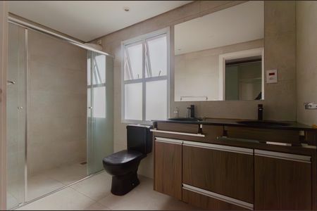 Casa à venda com 420m², 5 quartos e 3 vagas Casa à venda com 420m², 5 quartos e 3 vagasBanheiro da Suíte