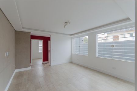 Casa à venda com 420m², 5 quartos e 3 vagas Casa à venda com 420m², 5 quartos e 3 vagasSala