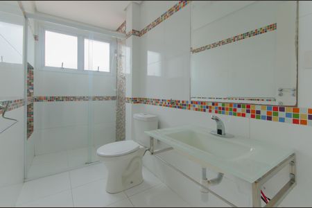 Casa à venda com 420m², 5 quartos e 3 vagas Casa à venda com 420m², 5 quartos e 3 vagasBanheiro Social