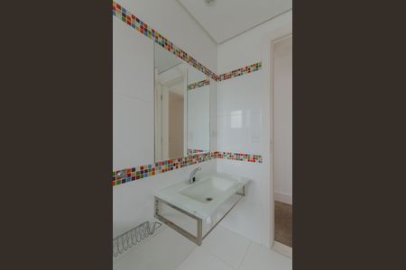 Casa à venda com 420m², 5 quartos e 3 vagas Casa à venda com 420m², 5 quartos e 3 vagasBanheiro Social