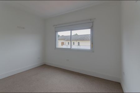 Casa à venda com 420m², 5 quartos e 3 vagas Casa à venda com 420m², 5 quartos e 3 vagasQuarto 4
