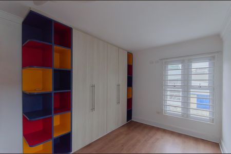 Casa à venda com 420m², 5 quartos e 3 vagas Casa à venda com 420m², 5 quartos e 3 vagasQuarto 2