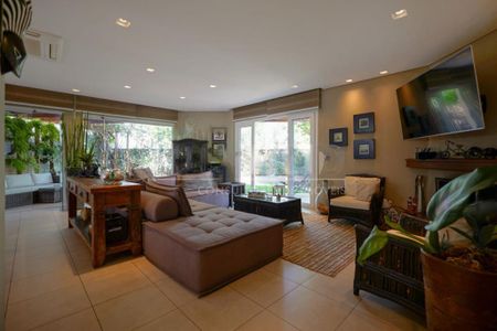 Casa à venda com 302m², 5 quartos e 3 vagas