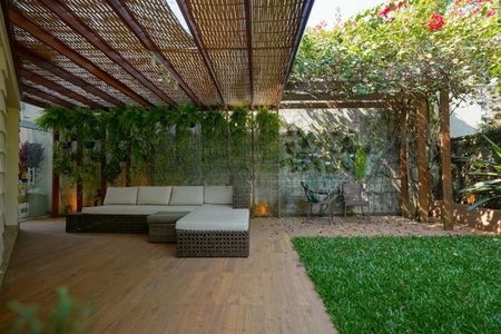 Casa à venda com 302m², 5 quartos e 3 vagas