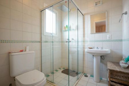 Casa à venda com 302m², 5 quartos e 3 vagas