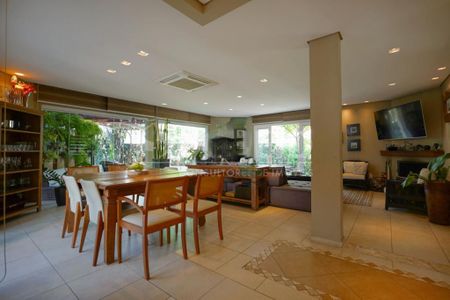 Casa à venda com 5 quartos, 302m² em Brooklin, São Paulo