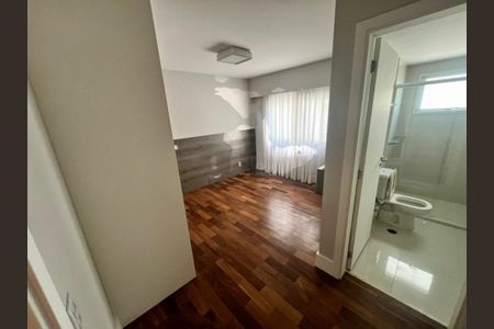 Apartamento à venda com 317m², 4 quartos e 4 vagas
