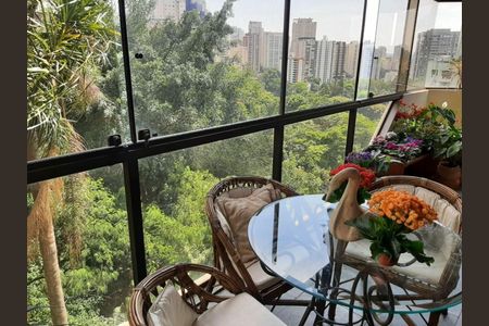 Apartamento à venda com 3 quartos, 200m² em Vila Suzana, São Paulo