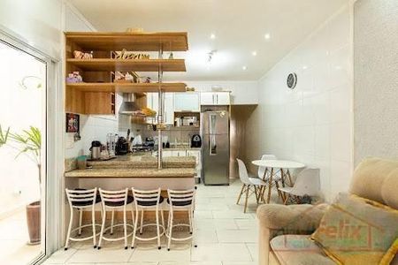 Casa à venda com 135m², 2 quartos e 2 vagas