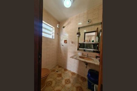 Casa à venda com 215m², 3 quartos e 3 vagas