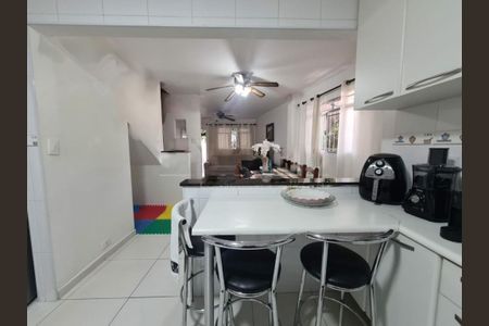 Casa à venda com 215m², 3 quartos e 3 vagas