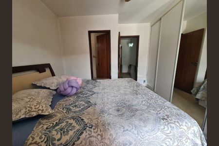 Casa à venda com 215m², 3 quartos e 3 vagas