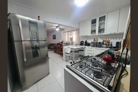 Casa à venda com 215m², 3 quartos e 3 vagas