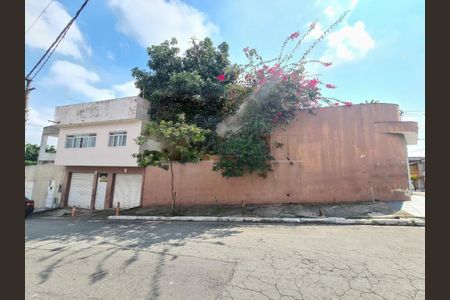 Casa à venda com 215m², 3 quartos e 3 vagas