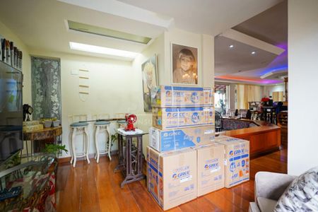 Casa à venda com 580m², 5 quartos e 5 vagas
