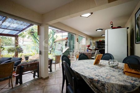 Casa à venda com 580m², 5 quartos e 5 vagas