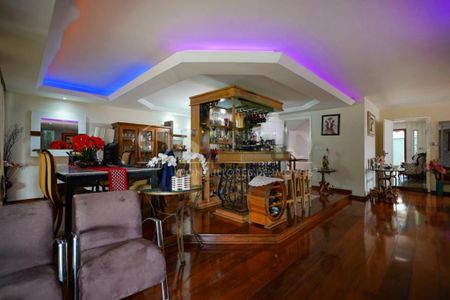 Casa à venda com 580m², 5 quartos e 5 vagas