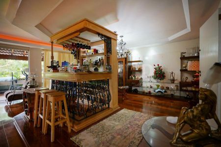 Casa à venda com 580m², 5 quartos e 5 vagas
