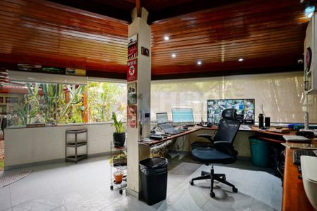 Casa à venda com 580m², 5 quartos e 5 vagas