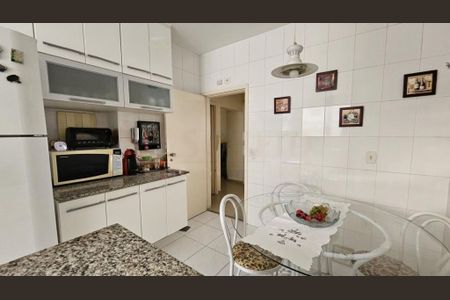 Apartamento à venda com 3 quartos, 131m² em Vila Uberabinha, São Paulo