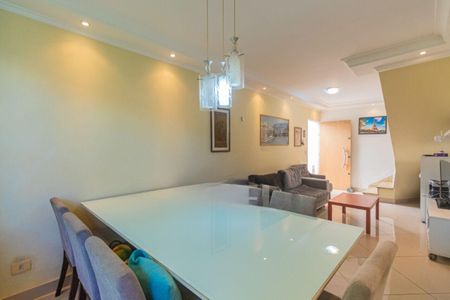Casa à venda com 114m², 3 quartos e 1 vaga
